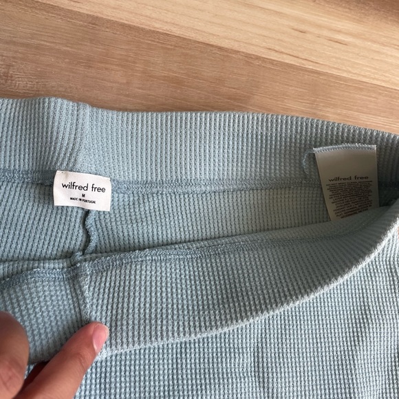 Aritzia - Picture 7 of 7